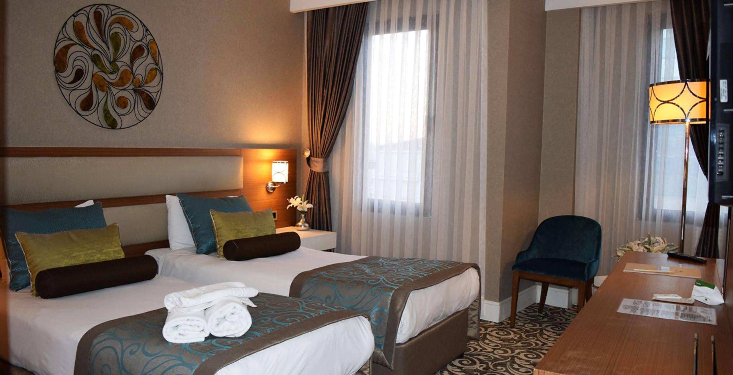 Taksim Line Hotel Istanboel Buitenkant foto