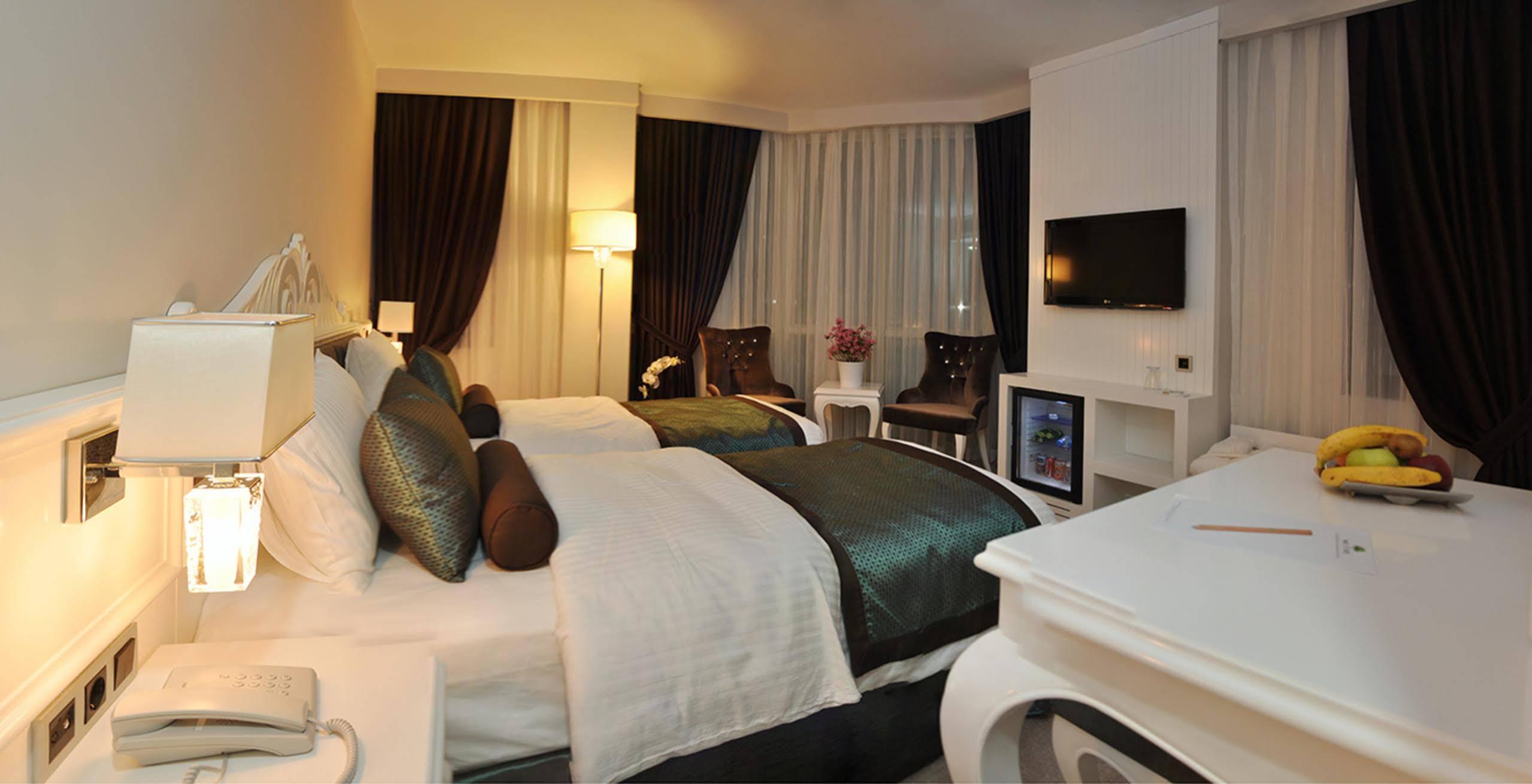 Taksim Line Hotel Istanboel Buitenkant foto
