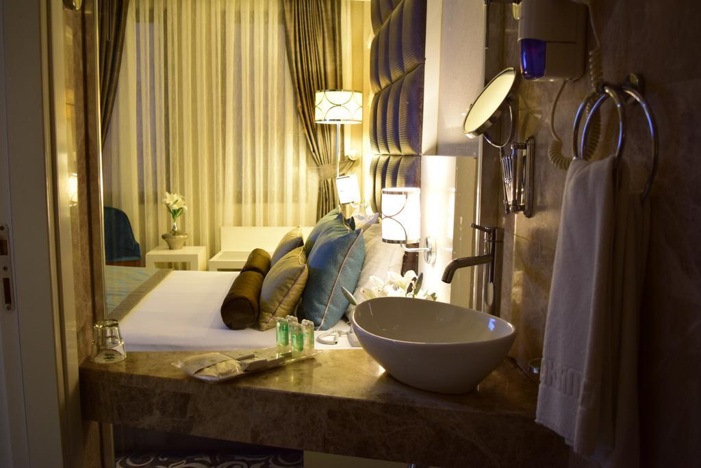 Taksim Line Hotel Istanboel Buitenkant foto