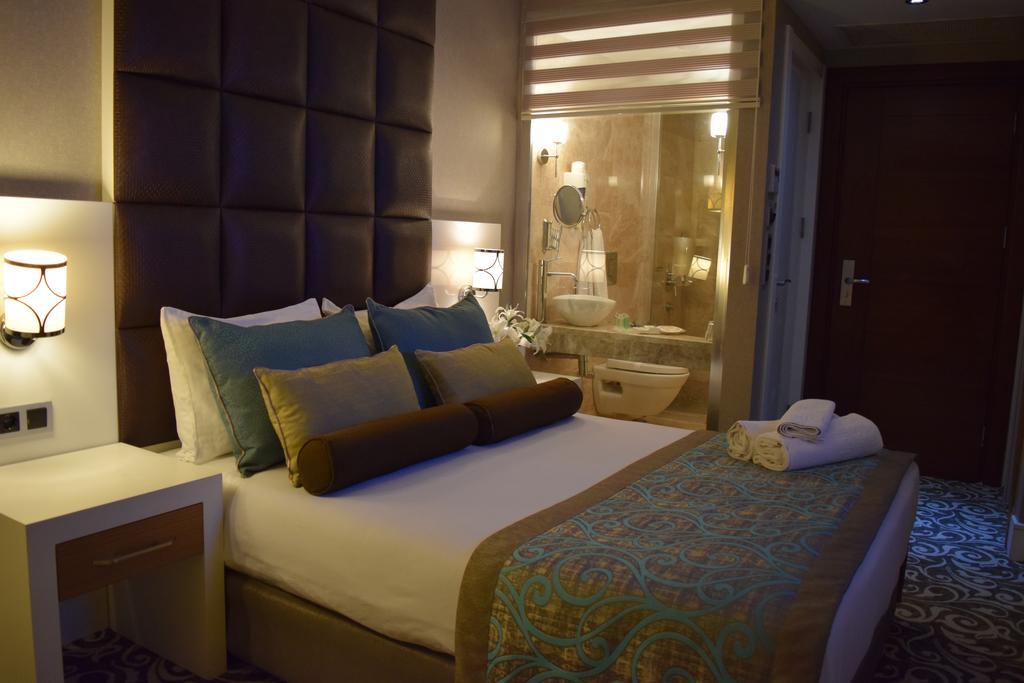 Taksim Line Hotel Istanboel Buitenkant foto
