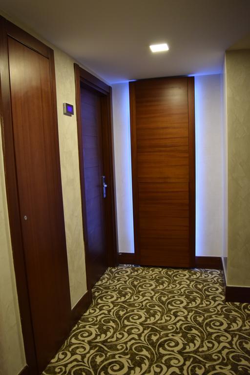 Taksim Line Hotel Istanboel Buitenkant foto
