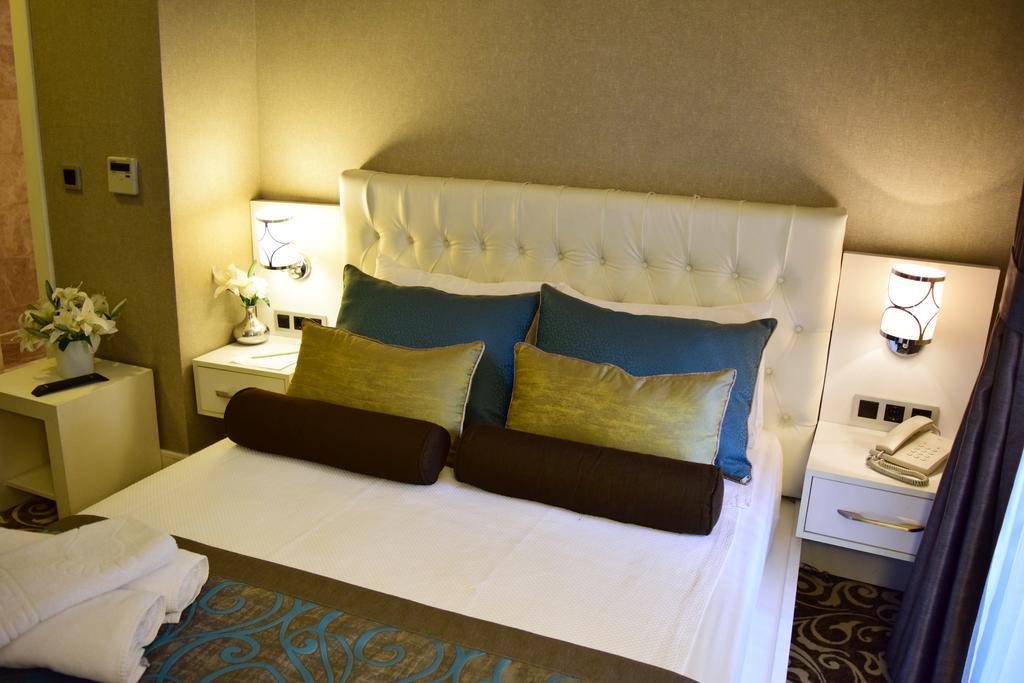 Taksim Line Hotel Istanboel Buitenkant foto