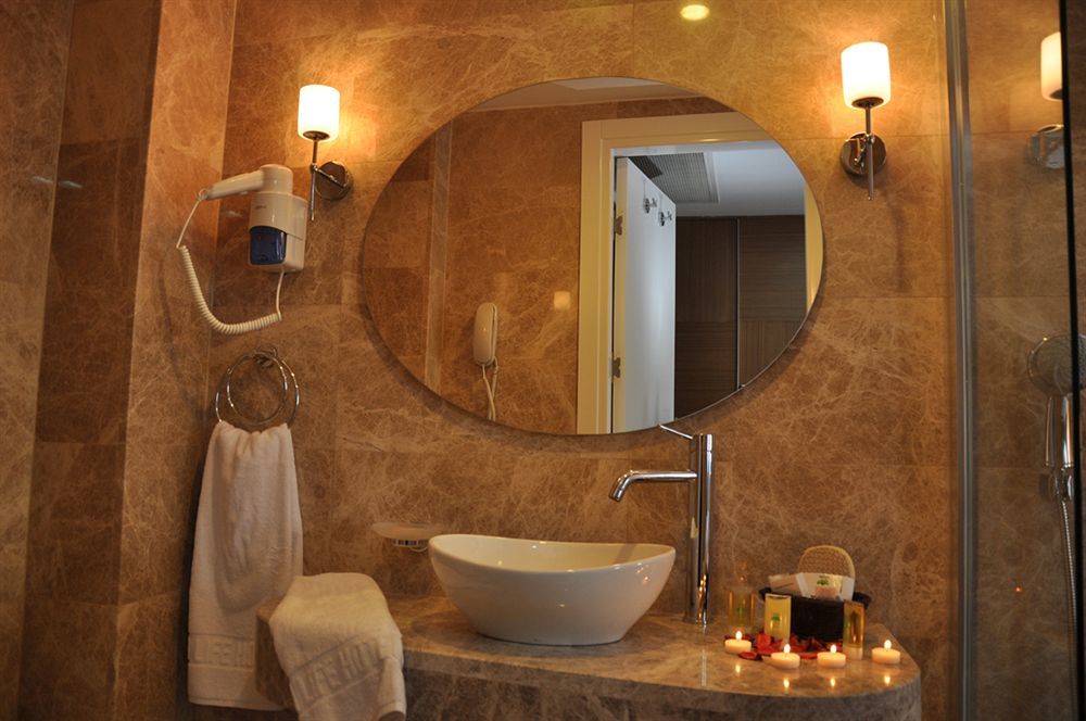Taksim Line Hotel Istanboel Buitenkant foto