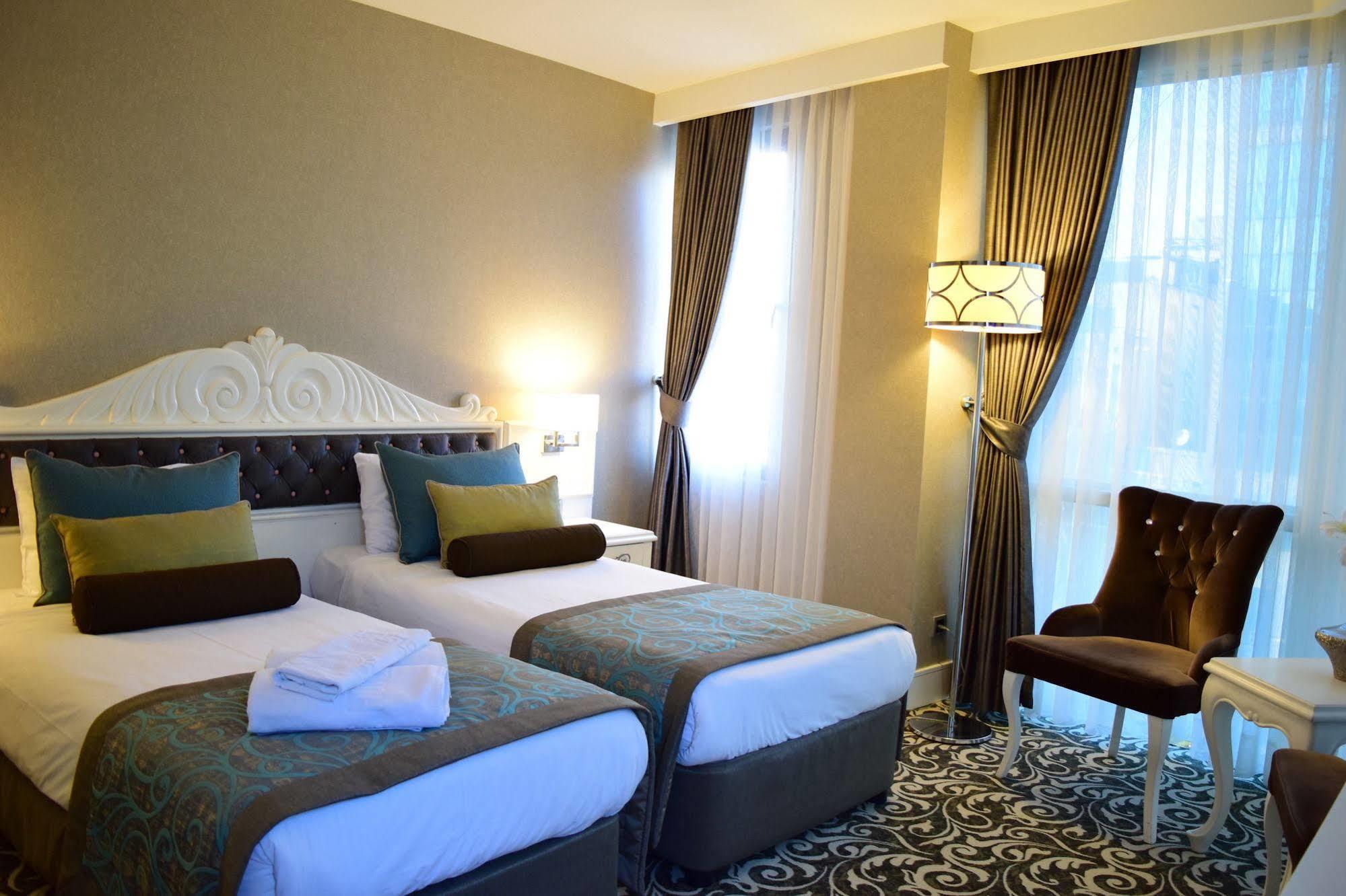 Taksim Line Hotel Istanboel Buitenkant foto