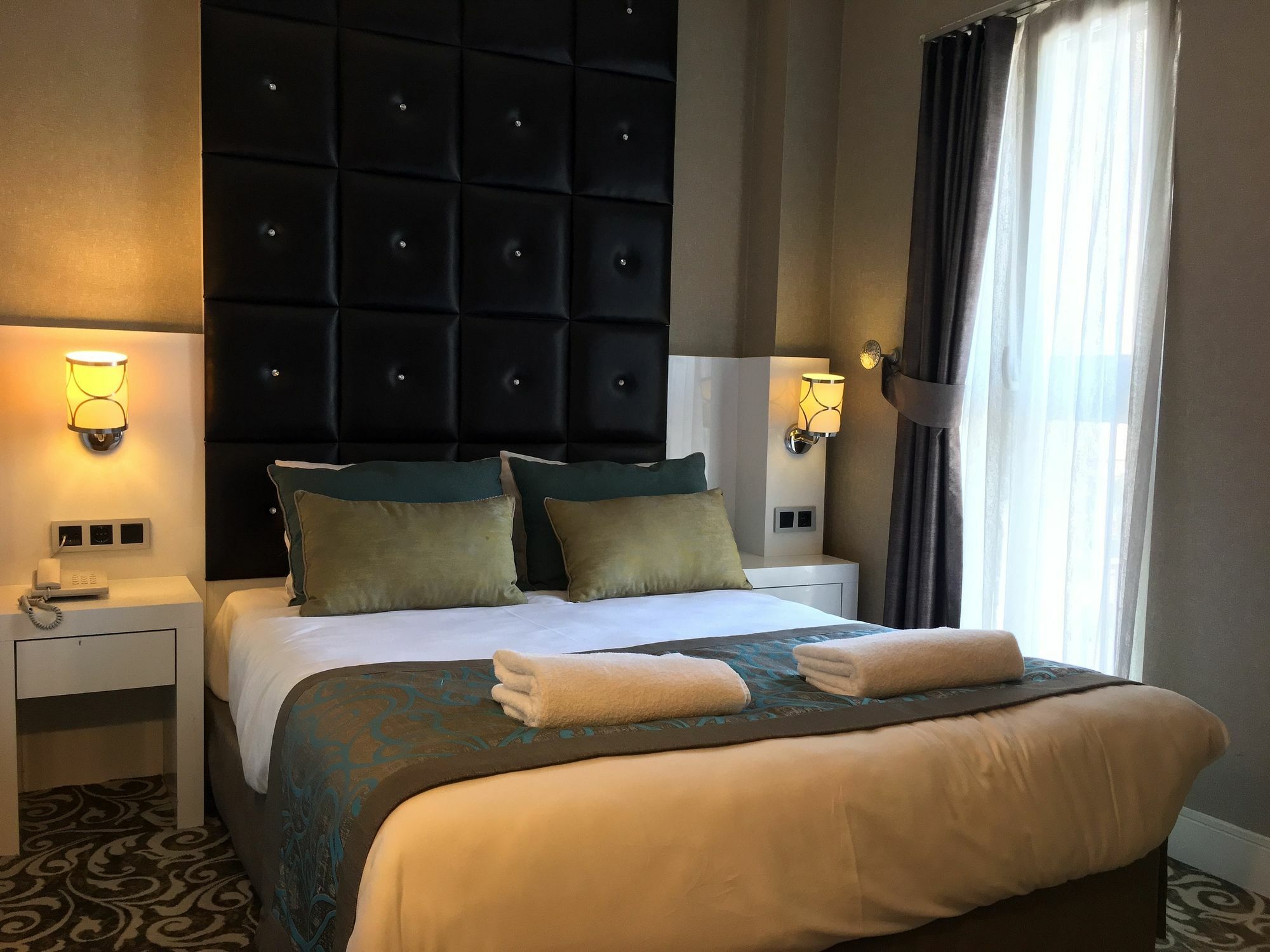 Taksim Line Hotel Istanboel Buitenkant foto